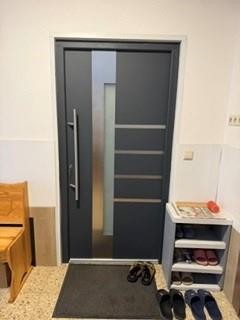 LUBA Immobilien UG – Immobilien – Neue Wohnungseingangstür in Anthrazit